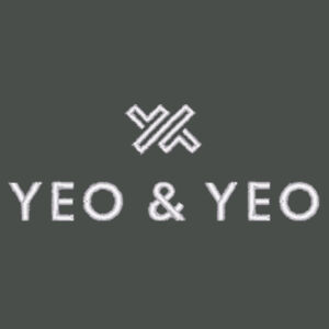 Nike Men's Club Fleece Sleeve Swoosh 1/2-Zip Design