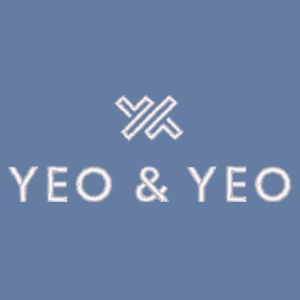 Nike Women's Club Fleece Sleeve Swoosh 1/2-Zip Design